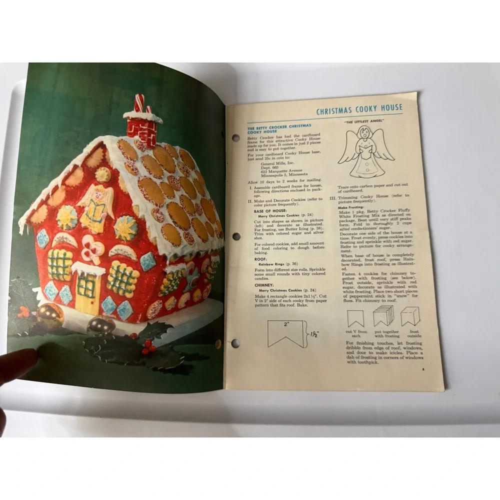 Vintage 1957 Betty‎ Crocker Cooky Carnival Picture Cook Booklet General Mills